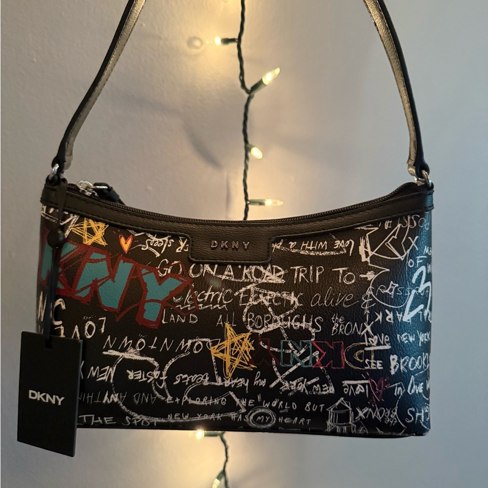 NWT DKNY Carlita EW Bag Black & Graffiti Print Faux Leather Shoulder Handbag